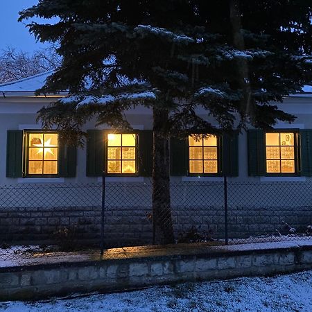 Erdős Vendégház Pécsely Extérieur photo