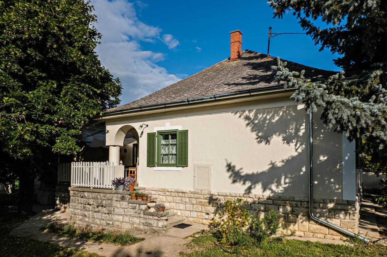 Erdős Vendégház Pécsely Extérieur photo