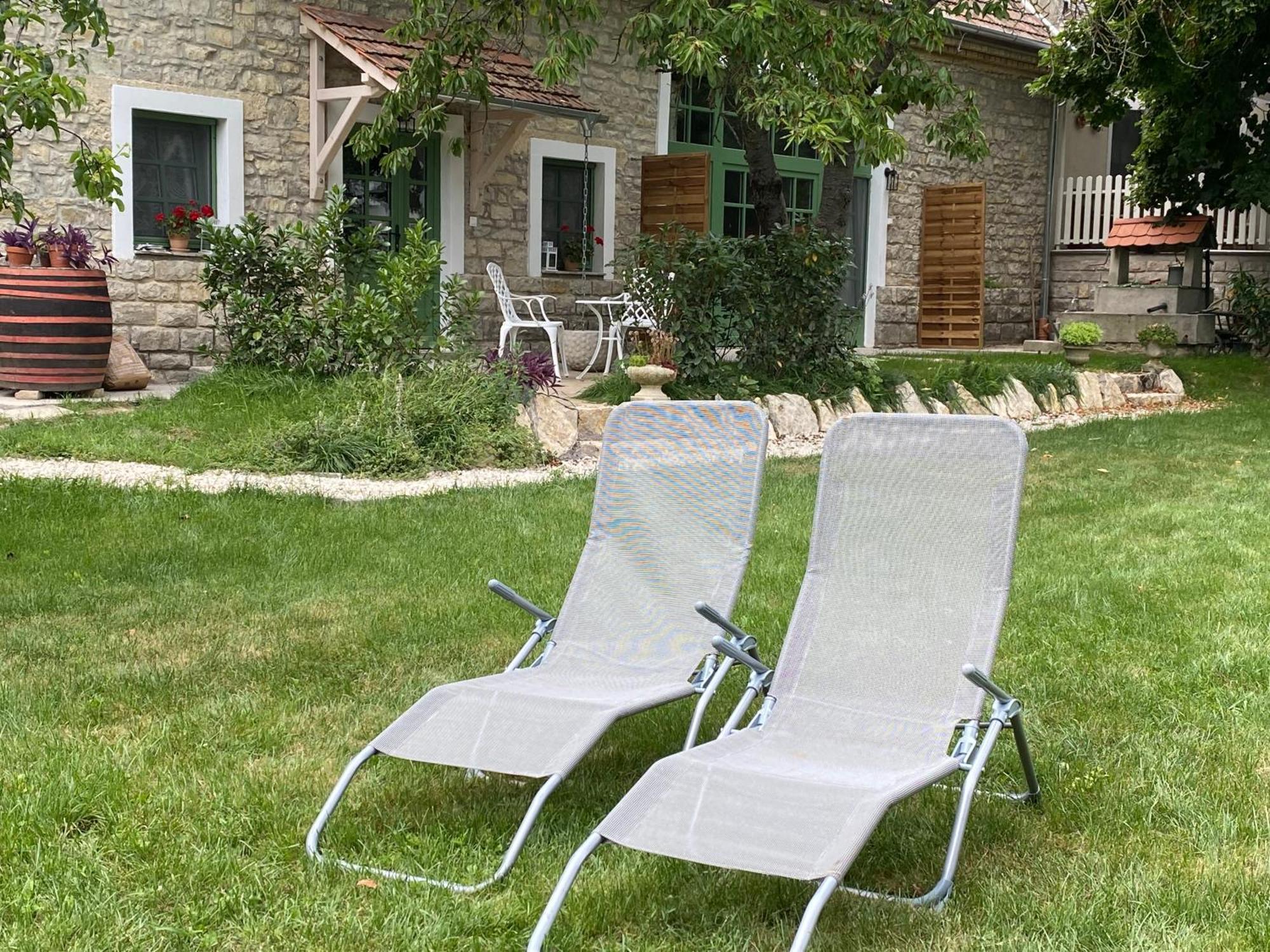 Erdős Vendégház Pécsely Extérieur photo