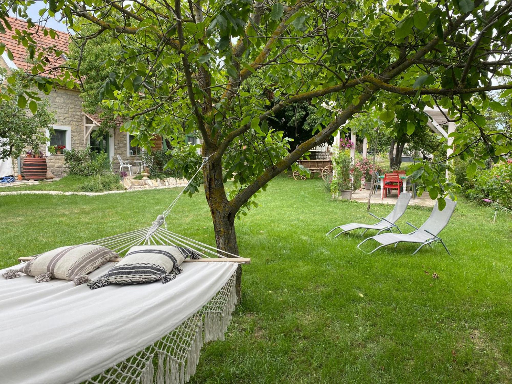 Erdős Vendégház Pécsely Extérieur photo