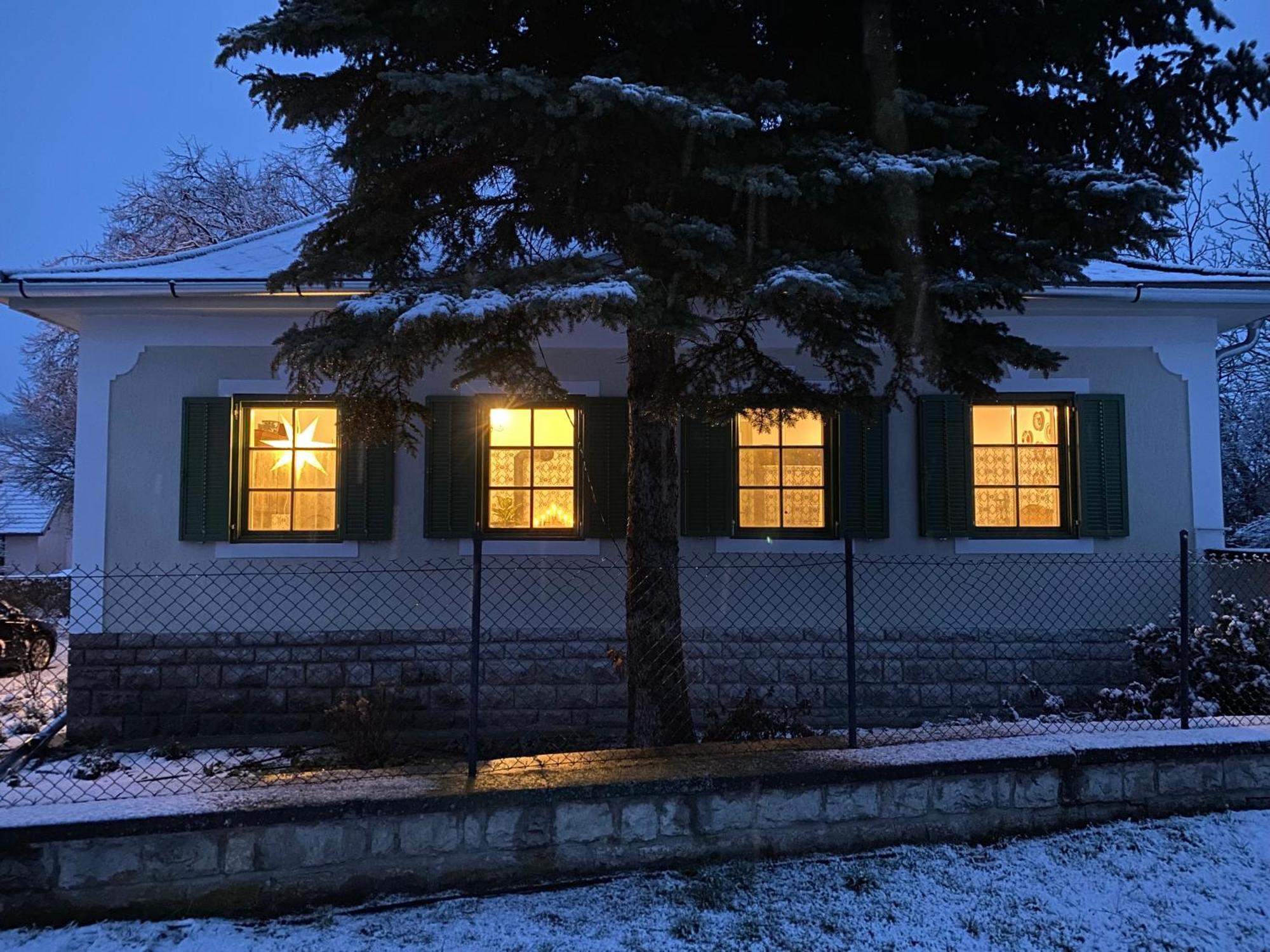 Erdős Vendégház Pécsely Extérieur photo